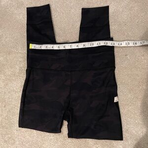 Vuori Daily Camo Leggings.